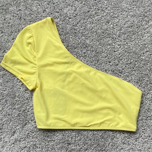 Pretty Little Thing Size 0 Lemon One Shoulder Sleeve Bikini Top Only NWT - Picture 2 of 7